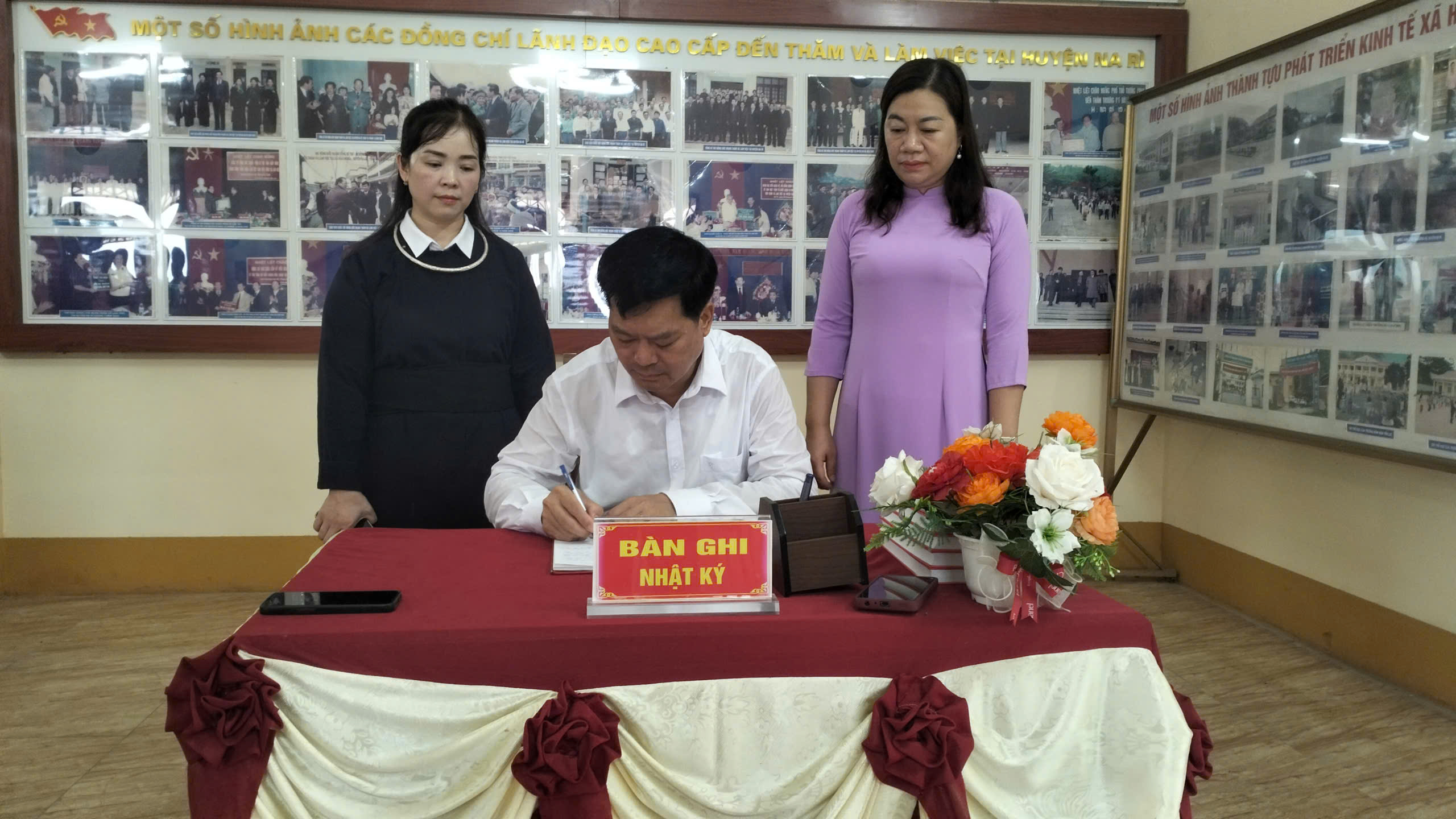 Anh-tin-bai